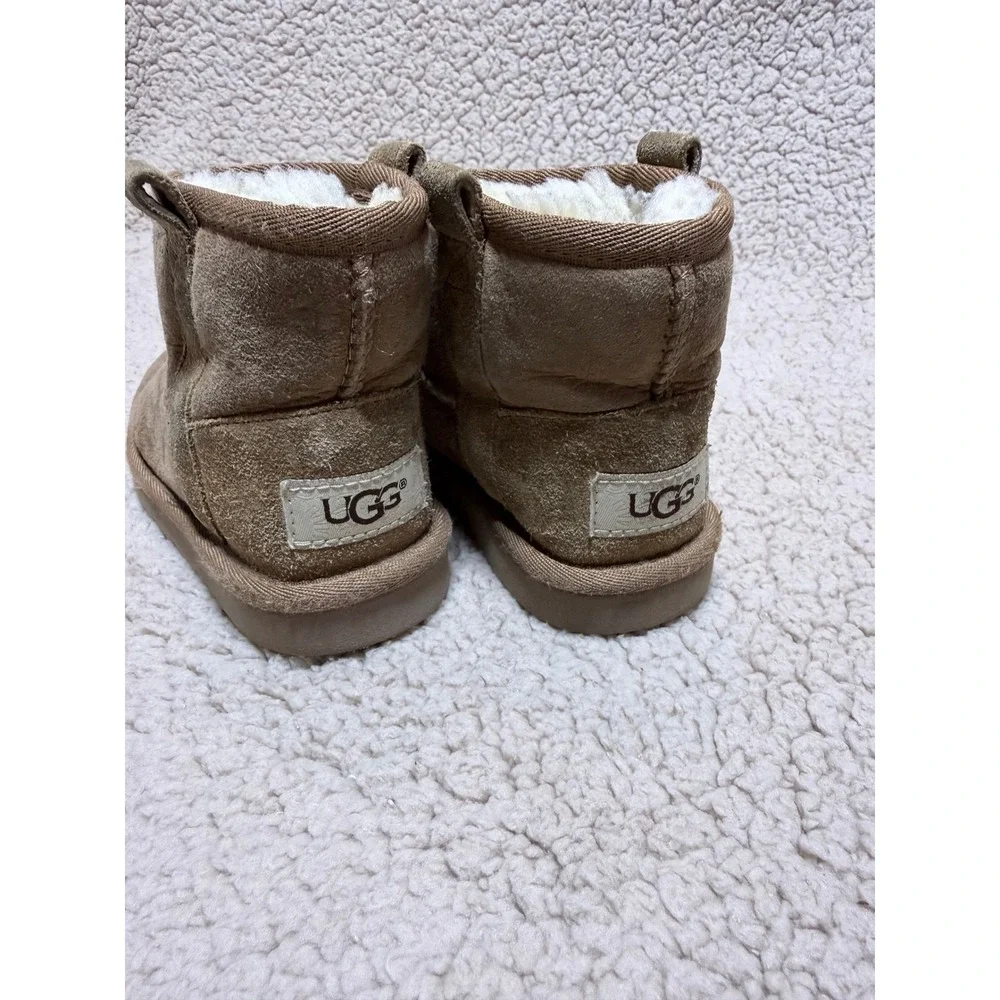 UGG classic mini